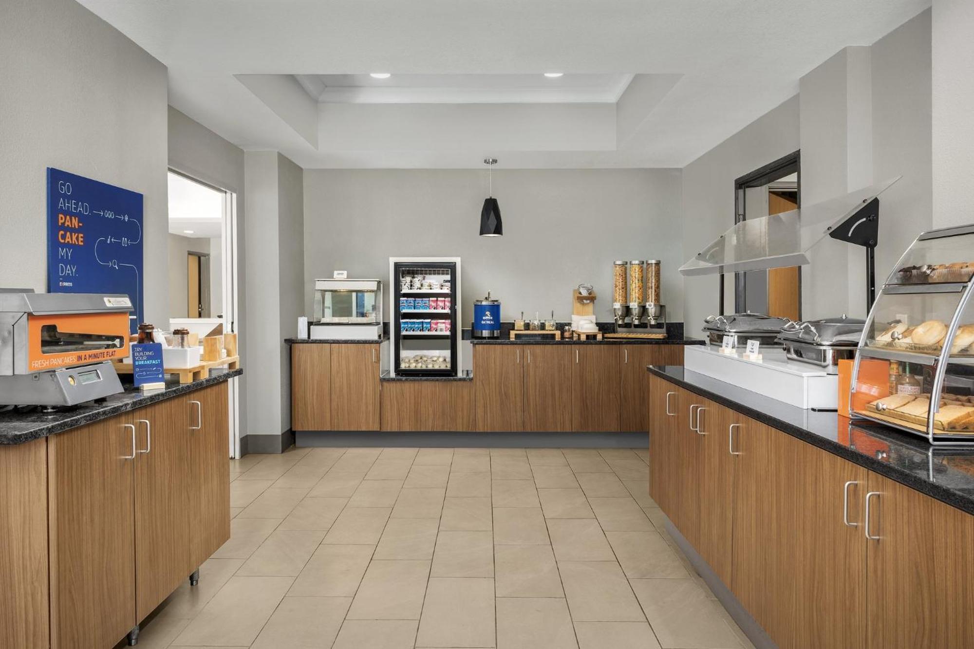 Holiday Inn Express & Suites Superior By Ihg Exterior foto